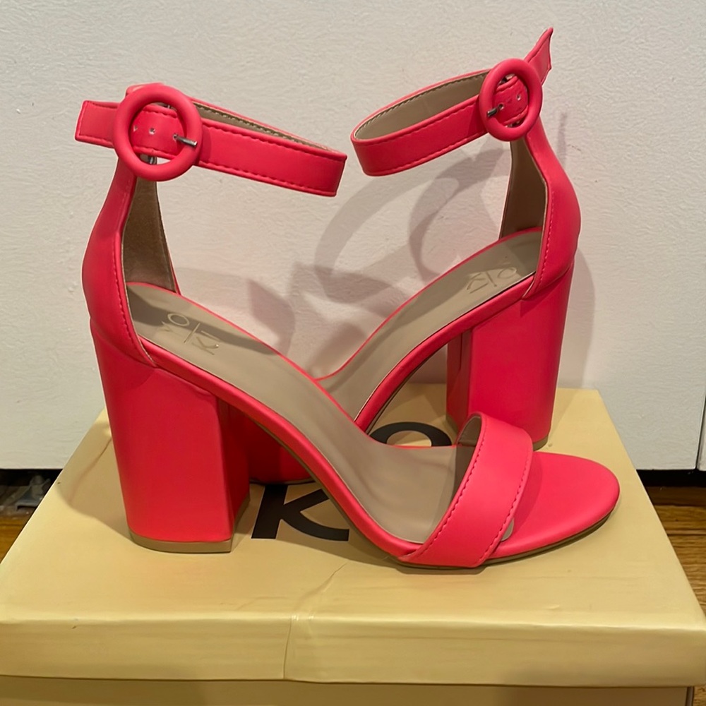 Neon pink sandal